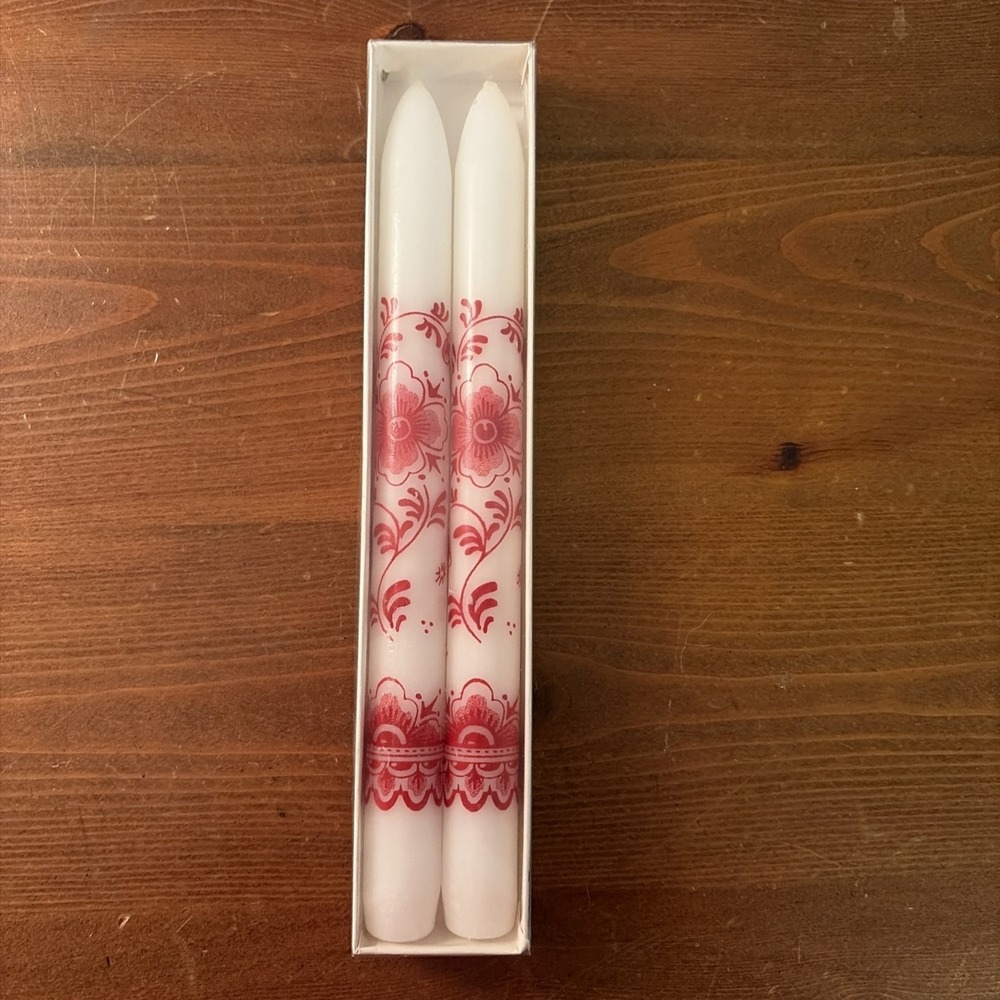 Pair Unused 9.5in Red And White Dutch Taper Candles